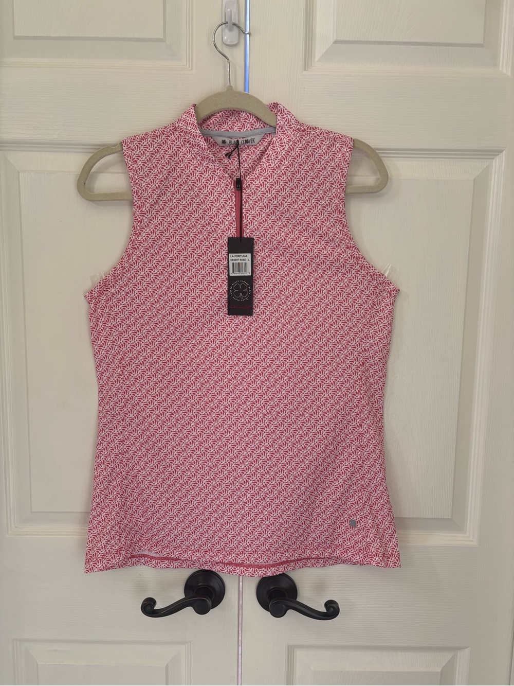 NWT - ladies Black Clover La Fortuna Zip-front Golf top. Size: Large